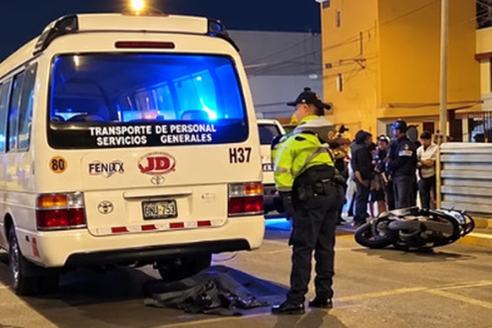 Niña de seis años perdió la vida en choque de motocicleta con una cúster en el Callao. Foto: Gaceta Perú TV